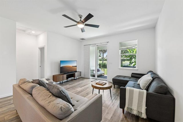 4 of 40 - 1910 Harding St, Lake Worth, FL