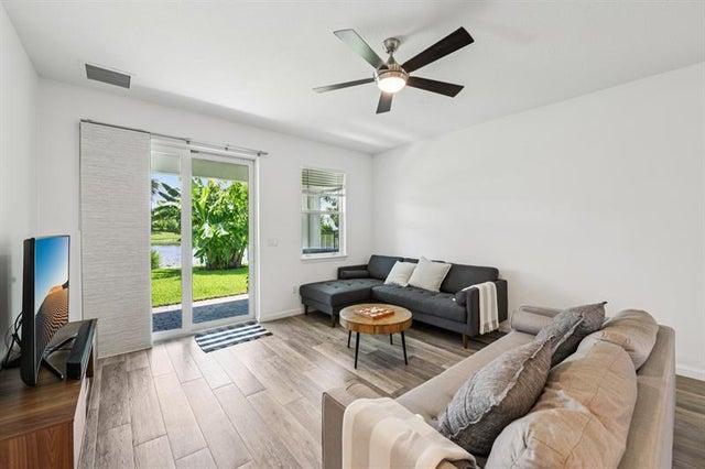 5 of 40 - 1910 Harding St, Lake Worth, FL