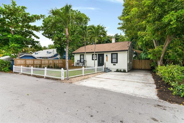 3 of 21 - 713 Ne 17th Rd, Fort Lauderdale, FL