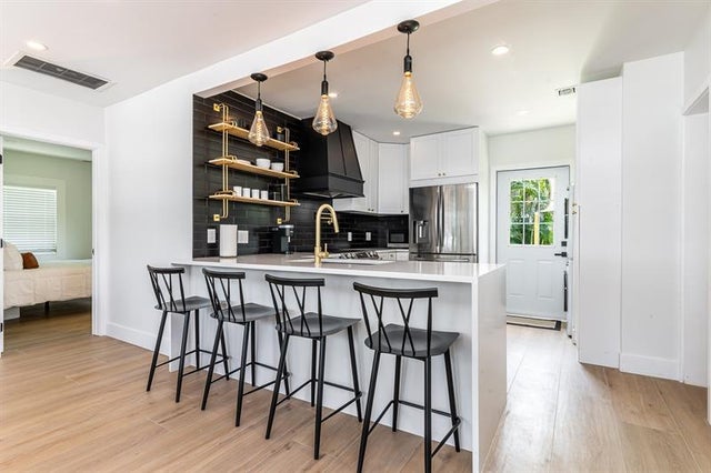 4 of 19 - 739 Ne 17th Rd, Fort Lauderdale, FL