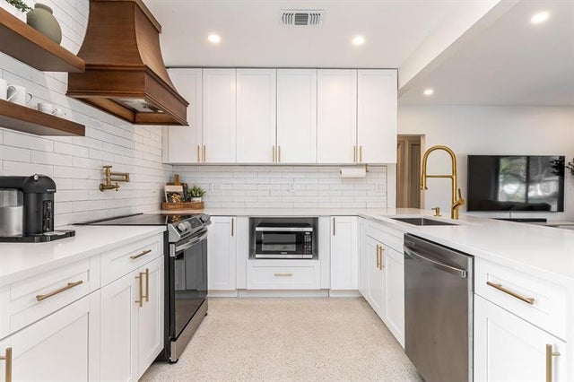 3 of 18 - 1604 Ne 16th Ave, Fort Lauderdale, FL