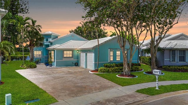 2 of 59 - 15218 Wilshire Cir S, Pembroke Pines, FL