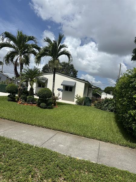 1 of 2 - 1620 N 71st Ter, Hollywood, FL