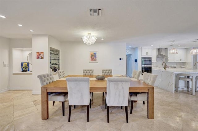 5 of 24 - 3401 N 31 Terr, Hollywood, FL