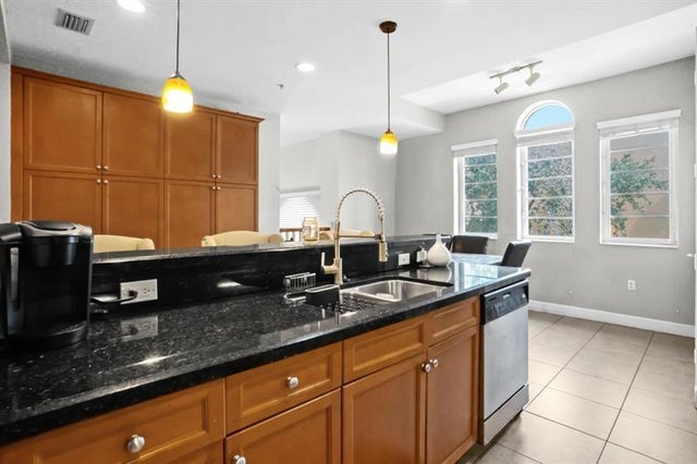 5 of 15 - 1812 Coral Heights Lane, Oakland Park, FL