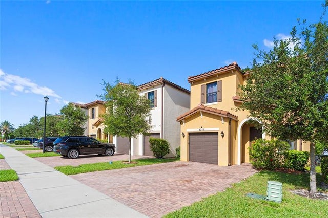 2 of 24 - 5215 Nw 50th Ter, Tamarac, FL
