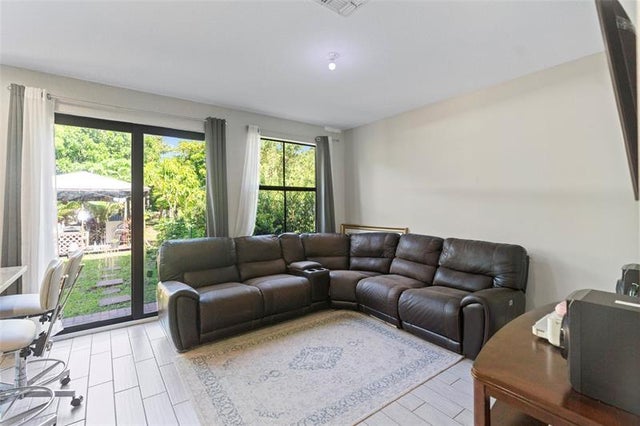 5 of 24 - 5215 Nw 50th Ter, Tamarac, FL