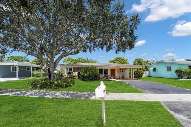 1 of 40 - 1851 Sw 42nd Ter, Fort Lauderdale, FL