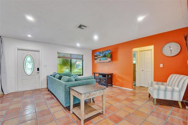 4 of 51 - 60 Se 10th St, Pompano Beach, FL