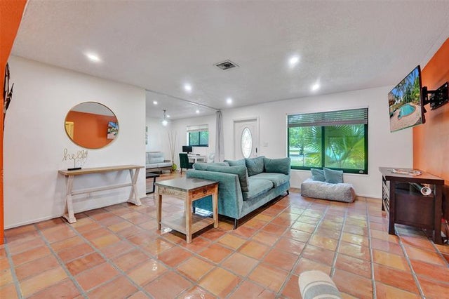 5 of 51 - 60 Se 10th St, Pompano Beach, FL
