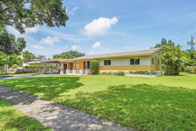 2 of 28 - 202 Sw 53 Ave, Plantation, FL