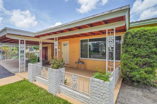 4 of 28 - 202 Sw 53 Ave, Plantation, FL