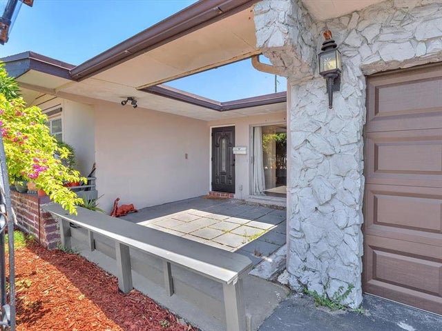 2 of 31 - 6772 Camelia Dr, Miramar, FL