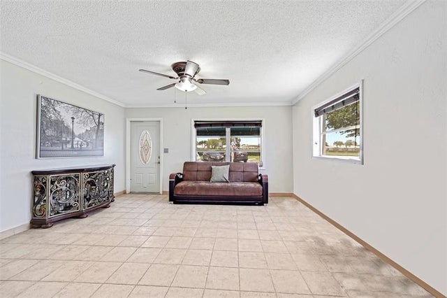 3 of 40 - 8421 Nw 59th Pl, Tamarac, FL