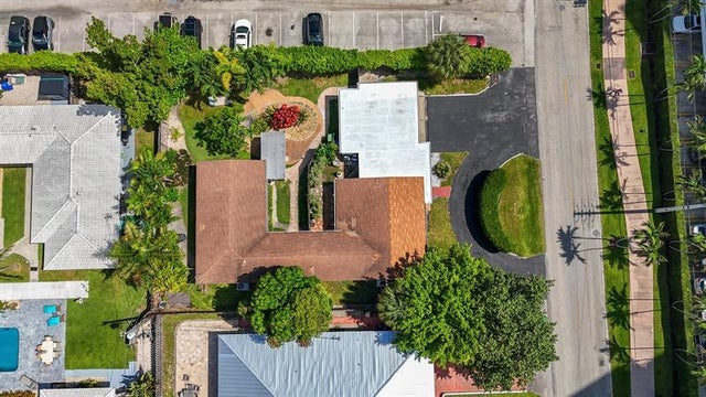 4 of 15 - 2713 Ne 33rd Ave, Fort Lauderdale, FL