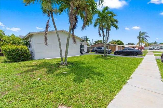 3 of 24 - 3820 Nw 113th Ter, Sunrise, FL