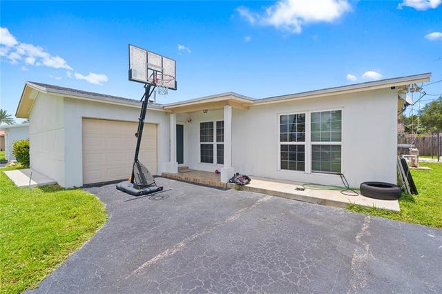 4 of 24 - 3820 Nw 113th Ter, Sunrise, FL