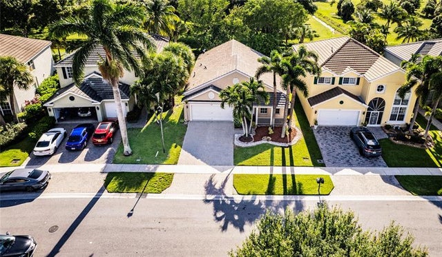 3 of 37 - 262 Kensington Way, Royal Palm Beach, FL
