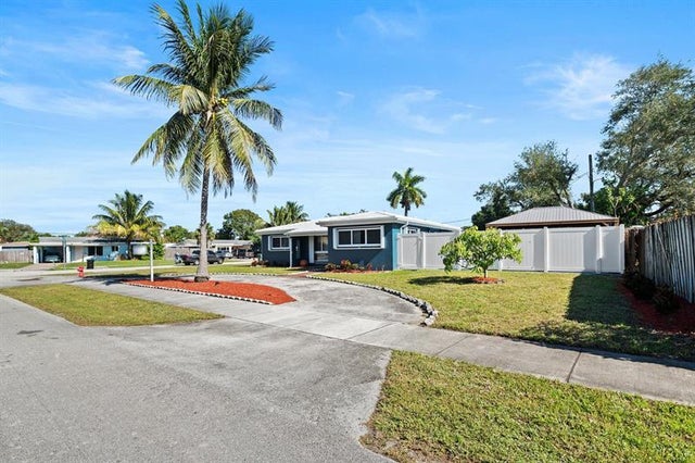 4 of 47 - 1900 Sw 33rd Ave, Fort Lauderdale, FL