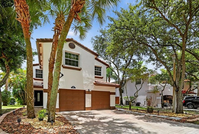 1 of 64 - 9861 Fairway Cove Ln, Plantation, FL