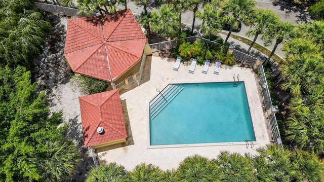 5 of 64 - 9861 Fairway Cove Ln, Plantation, FL