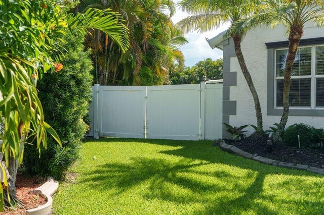 2 of 65 - 3262 Nw 22nd Ave, Fort Lauderdale, FL
