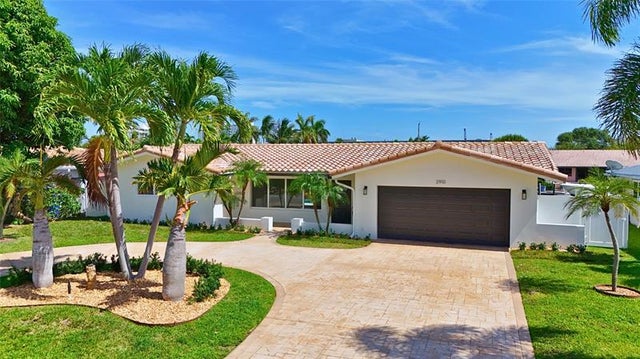 1 of 33 - 2910 Ne 19th St, Pompano Beach, FL