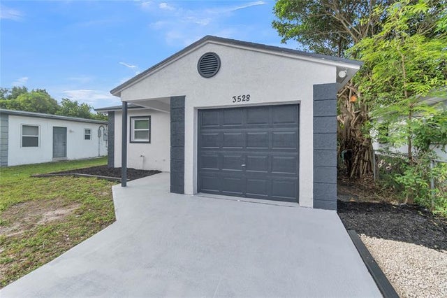 2 of 33 - 3528 Sw 12th Ct, Fort Lauderdale, FL