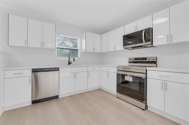 4 of 33 - 3528 Sw 12th Ct, Fort Lauderdale, FL