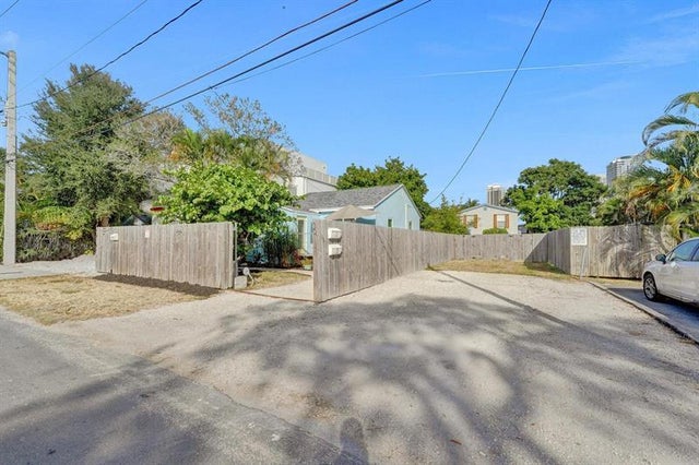 1 of 43 - 301 Sw 9th, Fort Lauderdale, FL