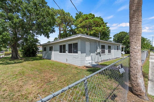 2 of 48 - 1824 S 29th St, Fort Pierce, FL