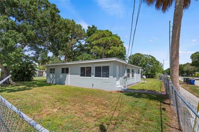 5 of 48 - 1824 S 29th St, Fort Pierce, FL