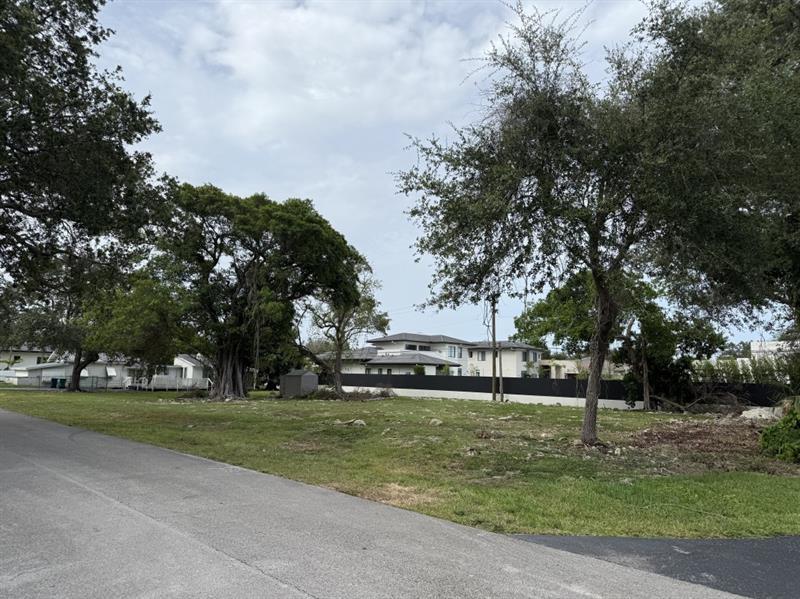 7260 Sw 76th St, Miami