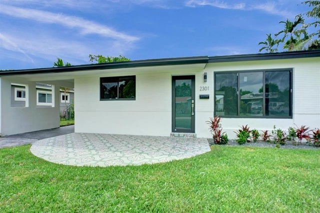 2 of 44 - 2301 Alcazar Dr, Miramar, FL