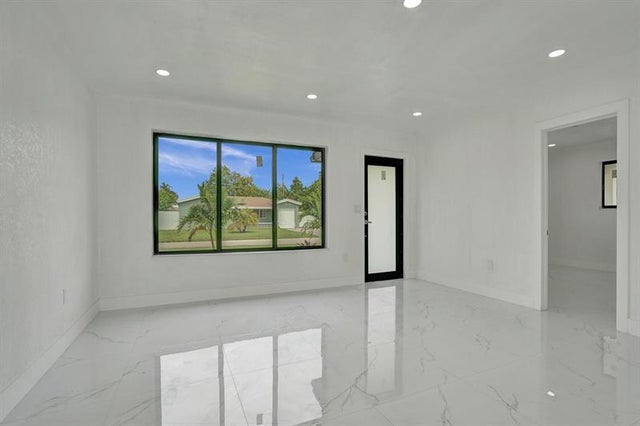4 of 44 - 2301 Alcazar Dr, Miramar, FL