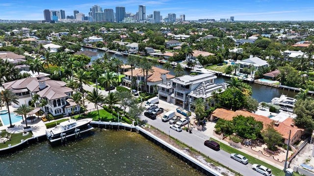 2 of 9 - 1791 Se 10th St, Fort Lauderdale, FL