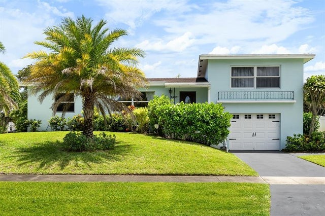 1 of 28 - 1407 Ontario Dr, Lake Worth, FL