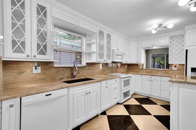 5 of 38 - 1107 Adams St, Hollywood, FL
