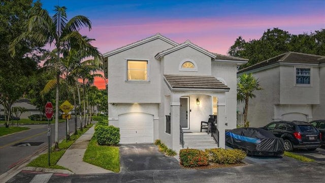 2 of 34 - 9831 Nw 2nd St, Plantation, FL