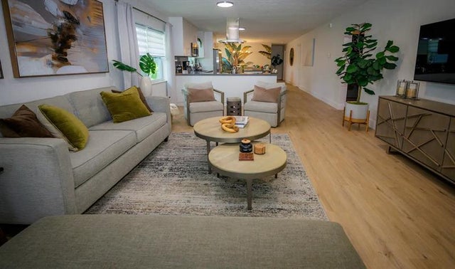 5 of 15 - 1498 Ne 38th, Oakland Park, FL