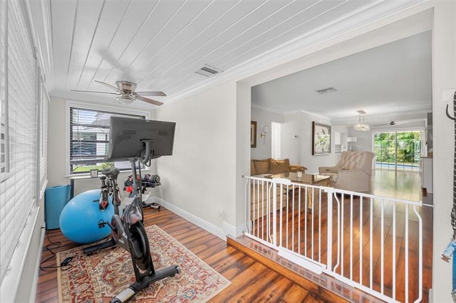 4 of 21 - 4581 Ne 3rd Ter, Oakland Park, FL