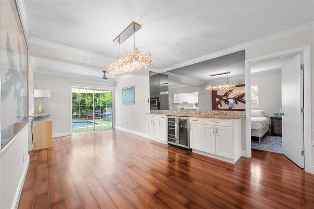 5 of 21 - 4581 Ne 3rd Ter, Oakland Park, FL