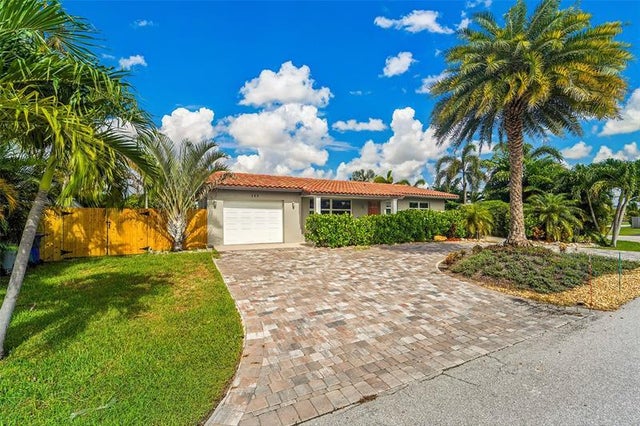 1 of 52 - 240 Se 15th Ave, Pompano Beach, FL