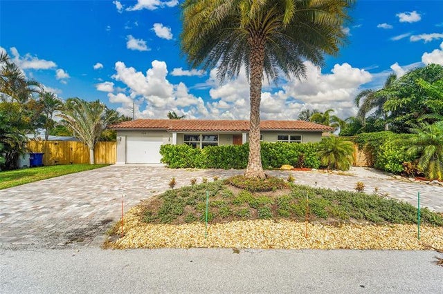 2 of 52 - 240 Se 15th Ave, Pompano Beach, FL