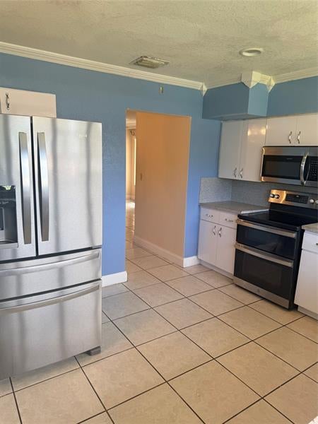 4 of 37 - 19425 Nw 39th Ave, Miami Gardens, FL