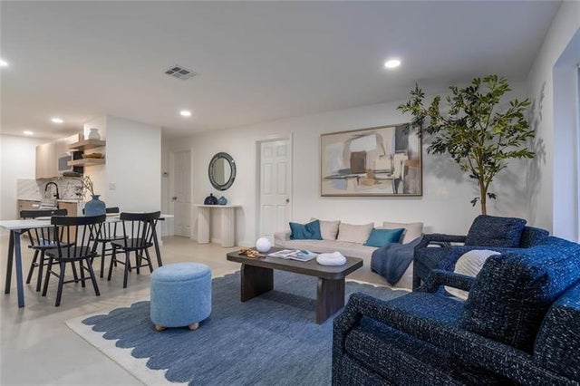 4 of 14 - 770 Ne 34th Ct, Oakland Park, FL