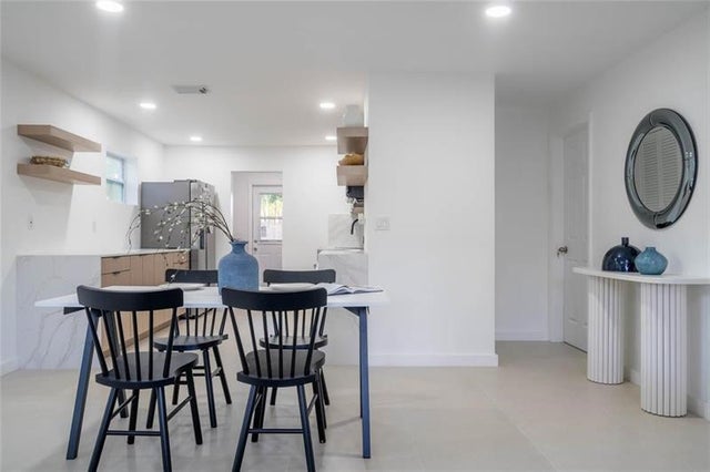 5 of 14 - 770 Ne 34th Ct, Oakland Park, FL