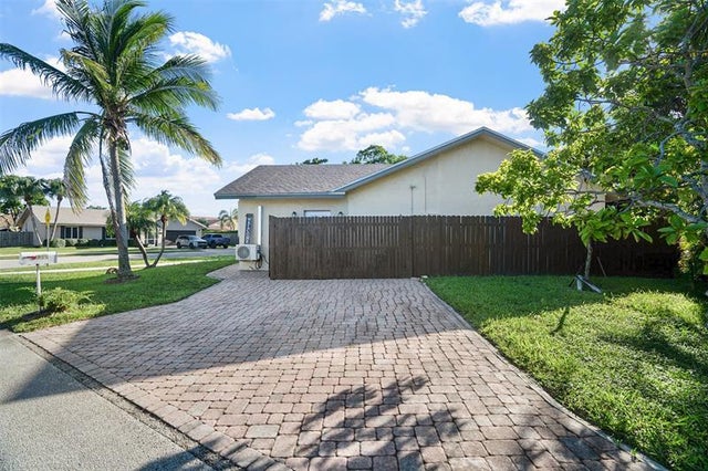 2 of 53 - 6001 Nw 89th Ave, Tamarac, FL