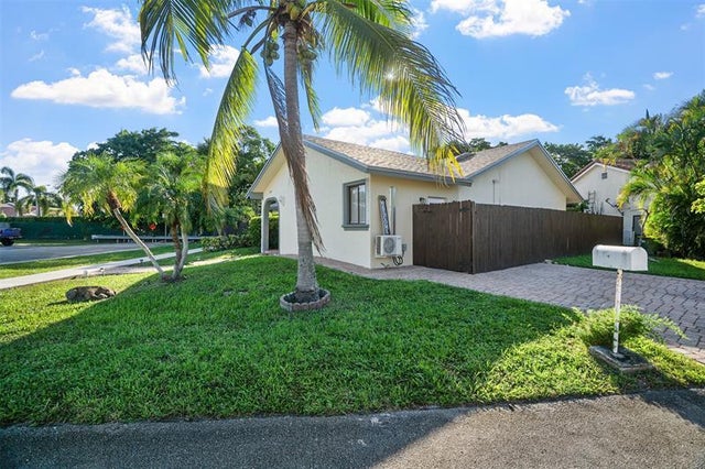 3 of 53 - 6001 Nw 89th Ave, Tamarac, FL