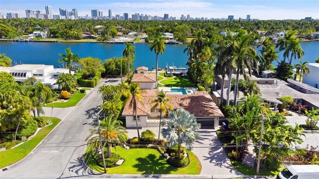 3 of 45 - 1100 N Northlake Dr, Hollywood, FL